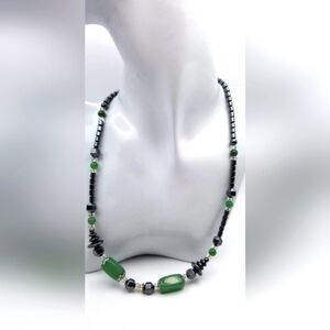 Tender resolve metallic beaded‎ necklace